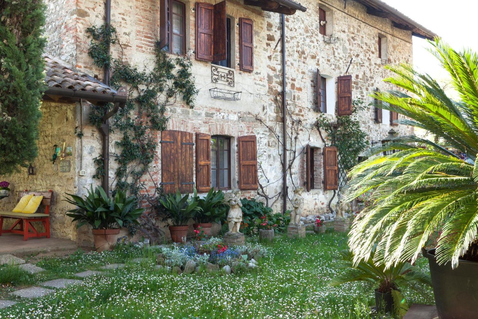 B&B La Casa Del Sole Manzano Eksteriør bilde