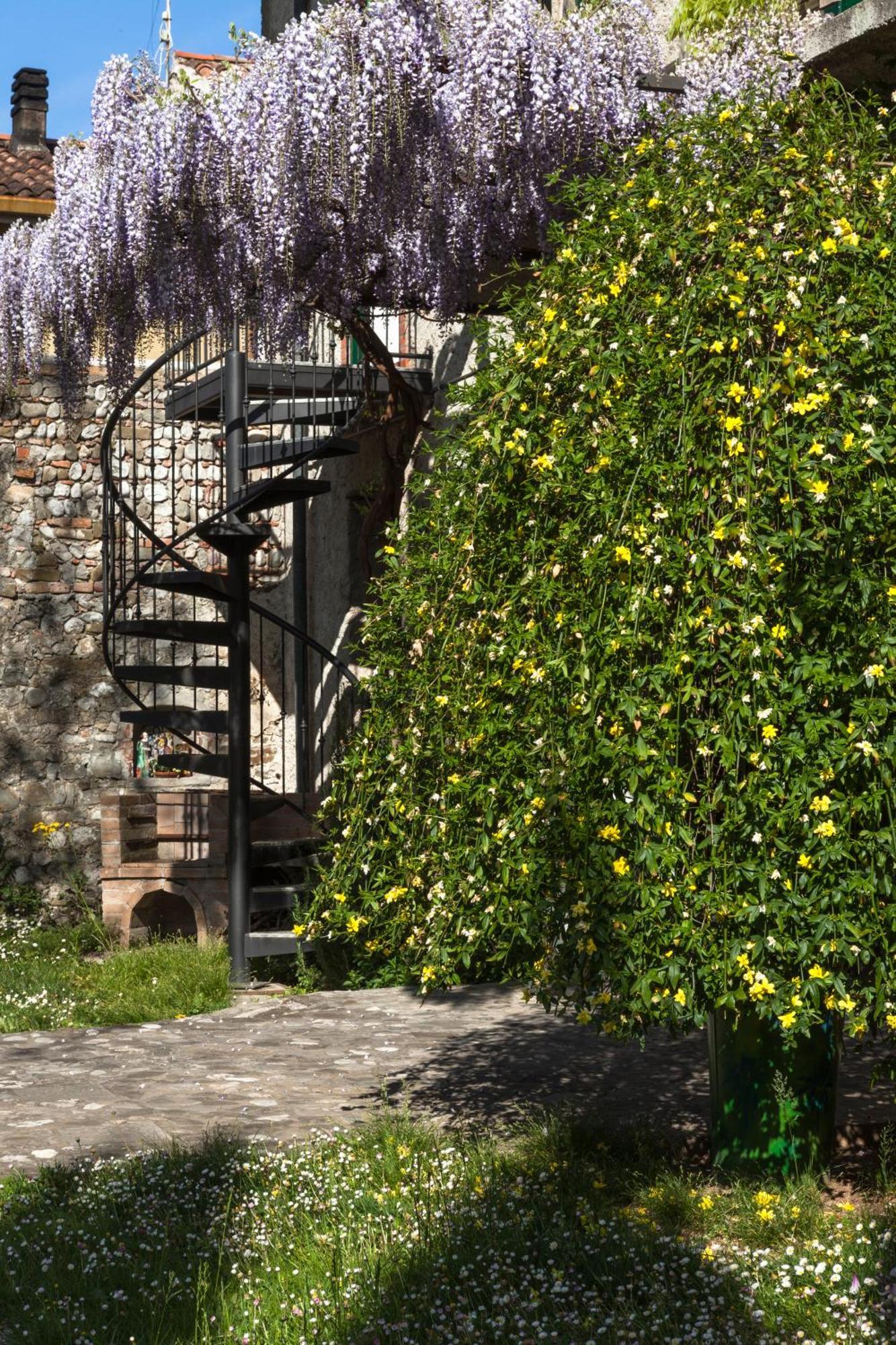 B&B La Casa Del Sole Manzano Eksteriør bilde